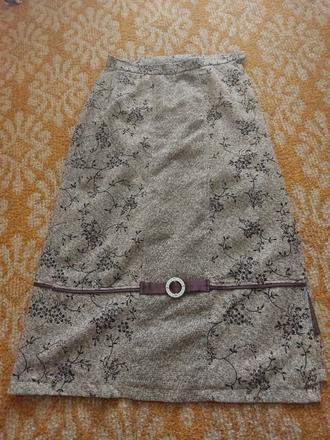 Hrubá hnedá maxisukňa, s