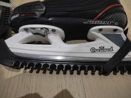 Nastaviteľne korčule, 38