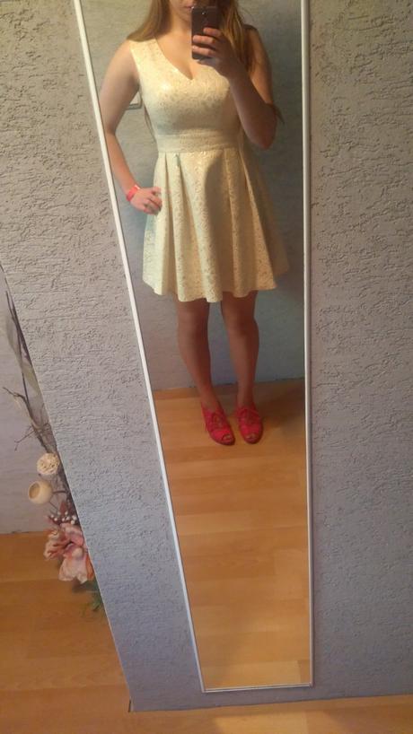 Spoločenské šaty, 40