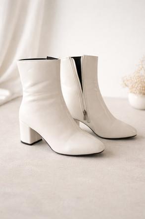 Biele členkové čižmy, 35