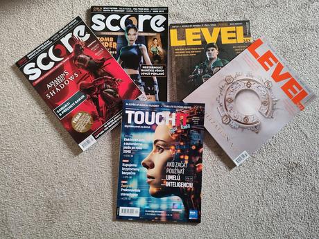 Časopisy score, level, touchit, chip,