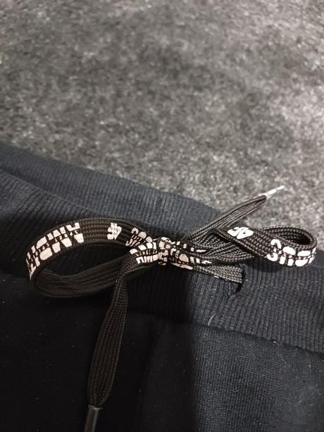 Kvalitne teplaky v.134, 134