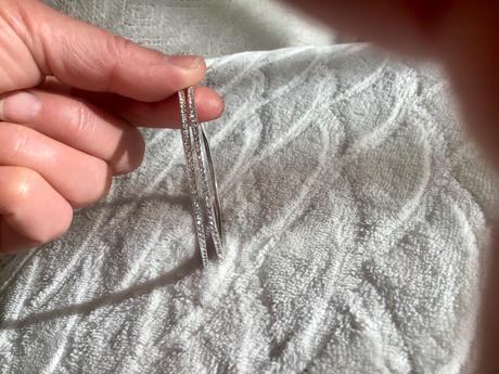 Oceľové kruhy s kamienkami,