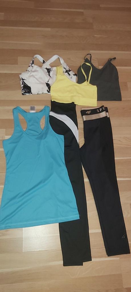 Športové oblečenie, s