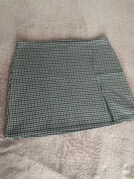 Dámska sukňa pull and bear, m