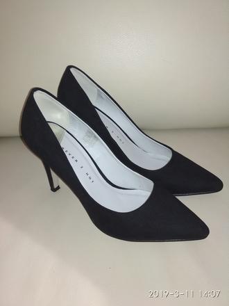 Čierne lodičky, 38