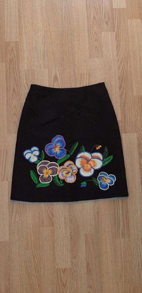 Retro vyšívaná sukňa, s