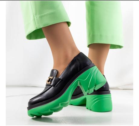 Mokasíny na zelenom opätku, 41