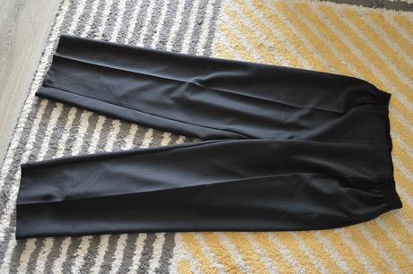 Čierne nohavice, 48