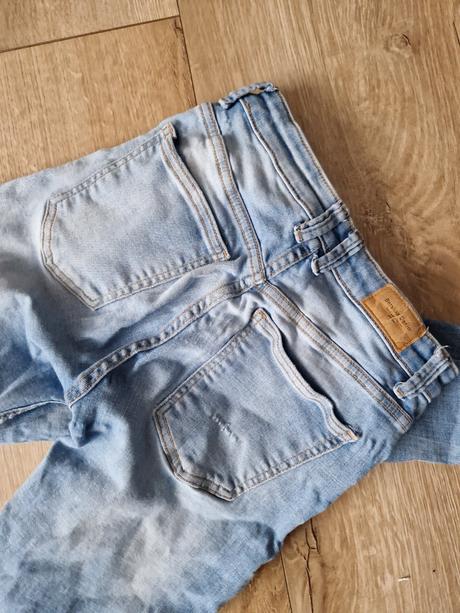 Dievčenské rifle, bershka,140