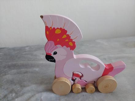 Drevená hračka kakadu push 'n' pull, 