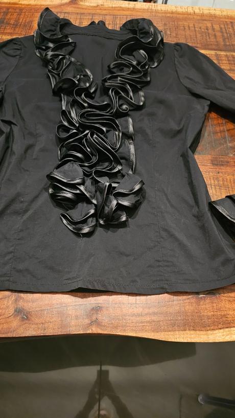 Blúzka s volánmi, 42