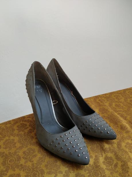 Lodičky s cvočkami, f&f,40