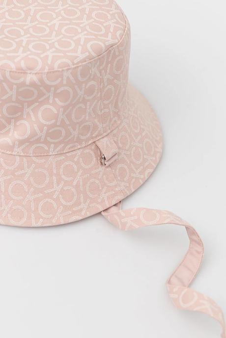 Krasny klobuk calvin klein, calvin klein