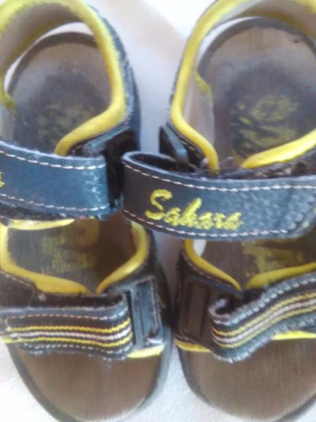 Sandalky, 25