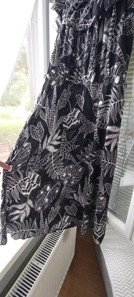 Letne saty vel 44 cena 5,50e, 44