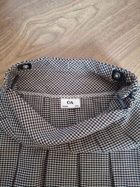 Krásna skladaná sukňa, c&a,134