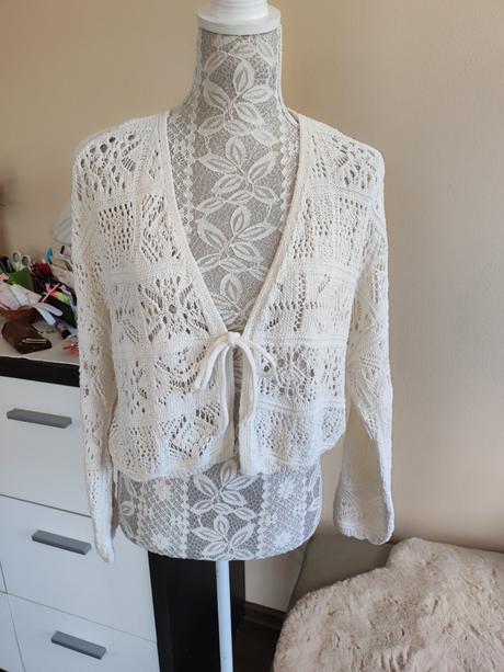 Dámske svetrikove bolerko bershka, l