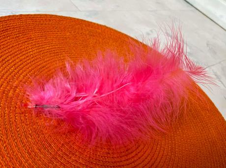 Labutienka/marabu pierko, 