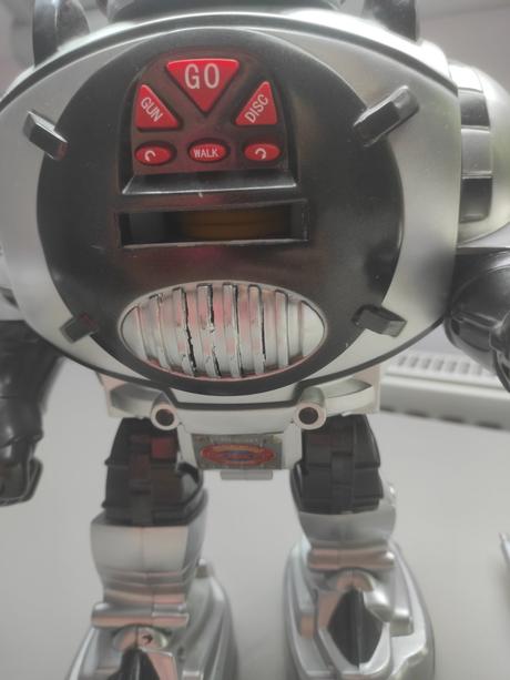 Robot strieľajúci, 