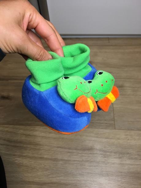 Papučky s hrkalkou, <17