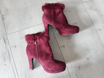 Cizmy s kozisinkou, 37