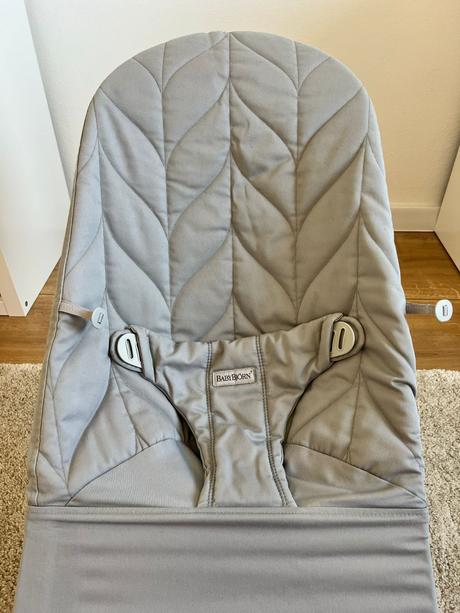 Babybjörn lehátko bliss - sivá.,