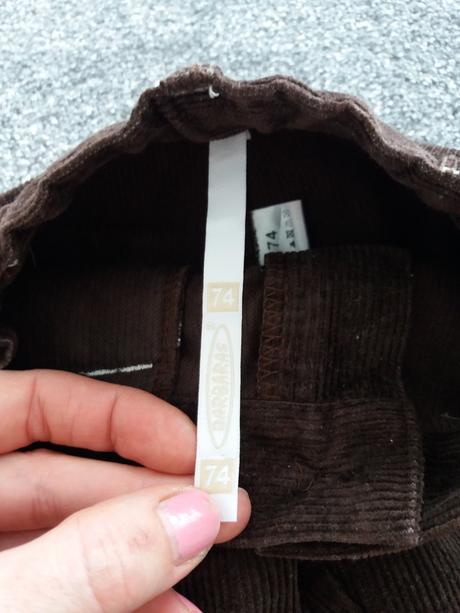 Mencestrove nohavice, 74