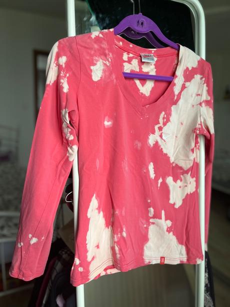 Batiková ružove biele tričko s dlhym rukavom, m