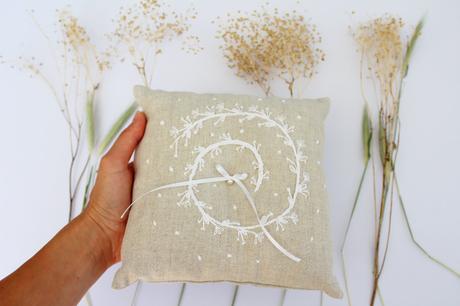 Vankúšik pod obrúčky špirála lásky, 