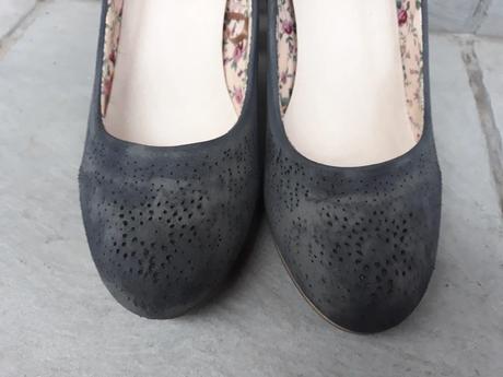 Tmavosede lodicky, 37