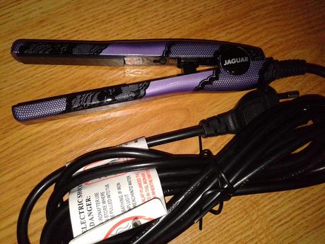 Cestovná žehlička na vlasy,