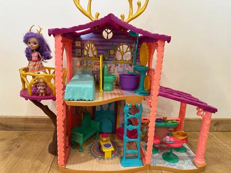 Bábiky enchantimals, 