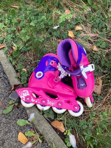 Dievčenské kolieskové ,polohovateľné korčule, 19