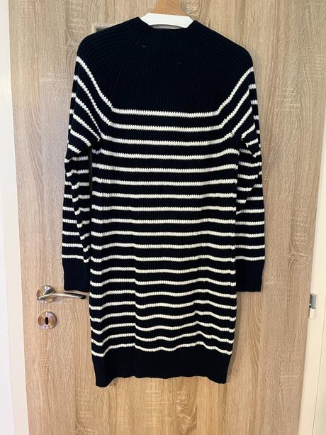 Prúžkované pletené šaty s gombíkovým detailom, tchibo,38