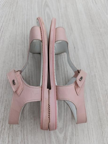 Sandálky, lasocki,36