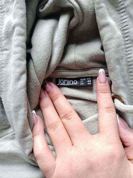 Janina mikina, 44