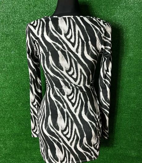 Dámske šaty prettylittlething - s, s