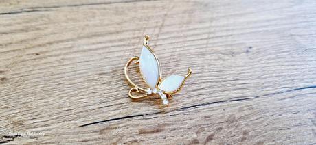 Brošňa - motýľ - opálová, 