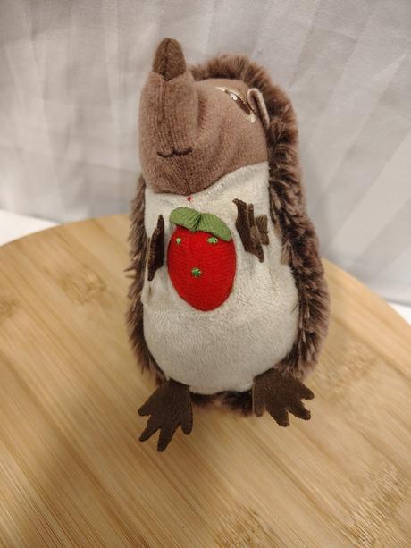Plyšový pískajúci ježko s jahôdkou, 14 cm, 