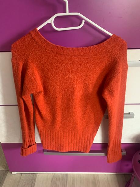 Oranžový svetrík, s