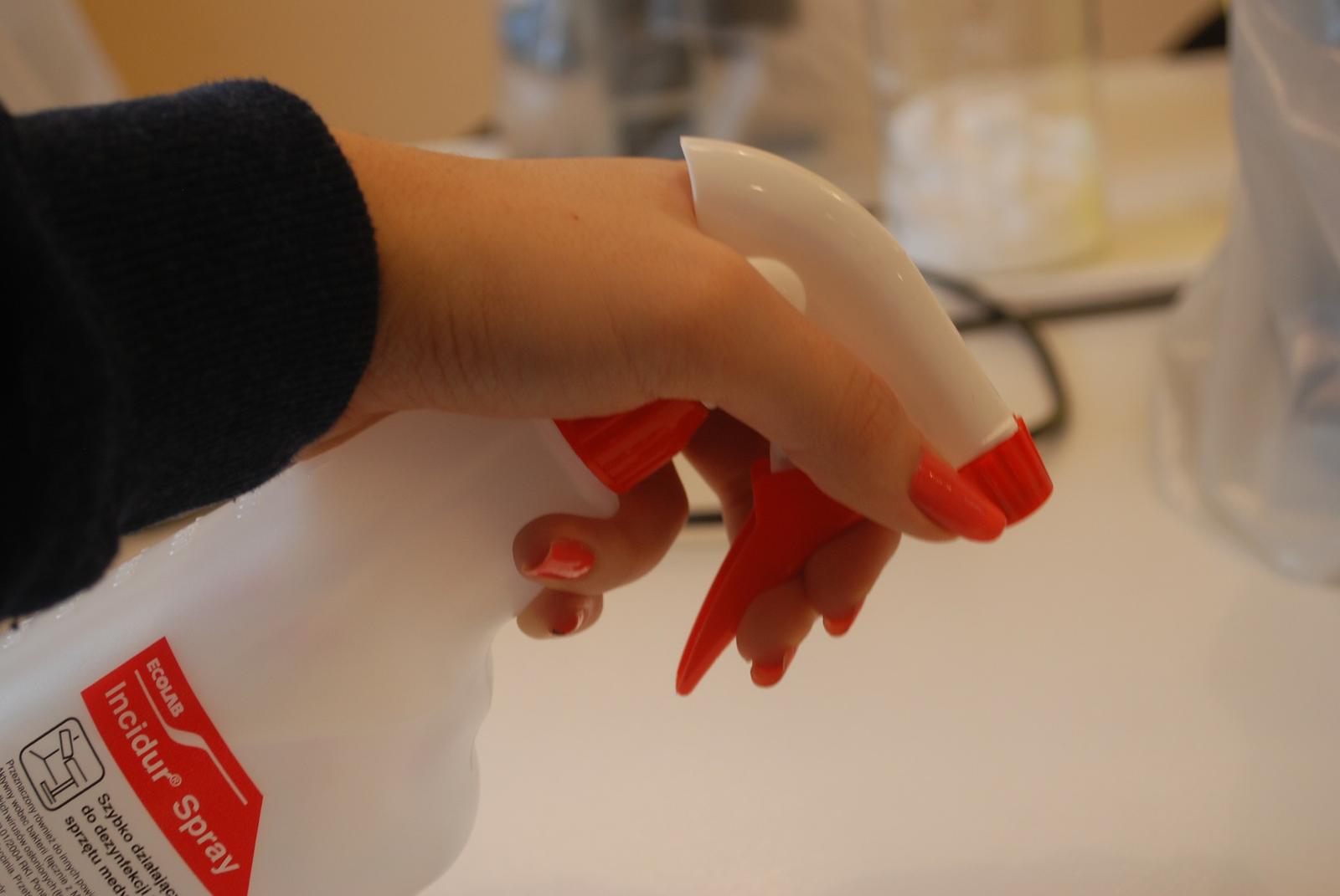 Dôležitá je dezinfekcia povrchov.