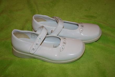 Bemega 33 , lakovky , sandalky, 33