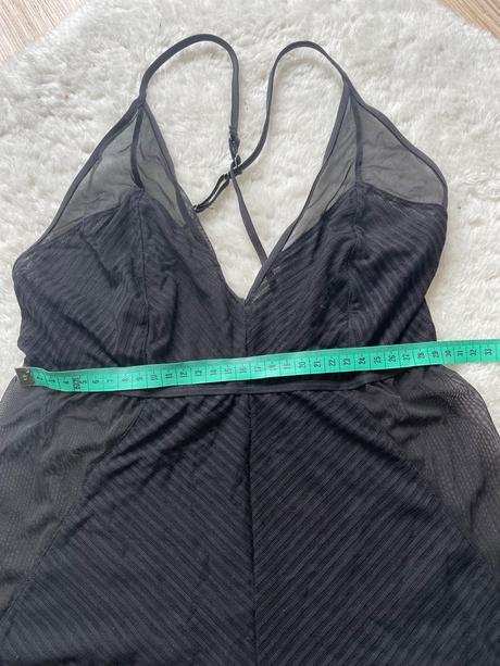 Cierne sietkovane body, l