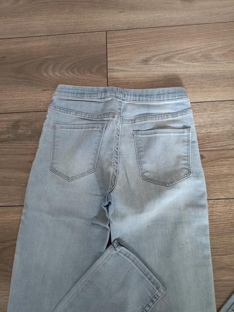 Tenšie jegginsy, h&m,140
