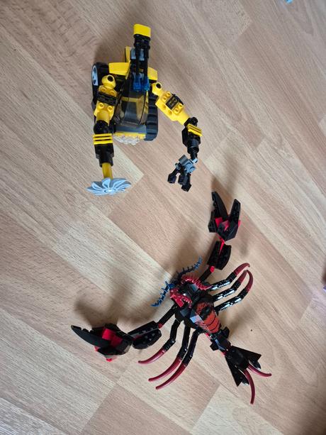 Lego 7772 lobster strike,