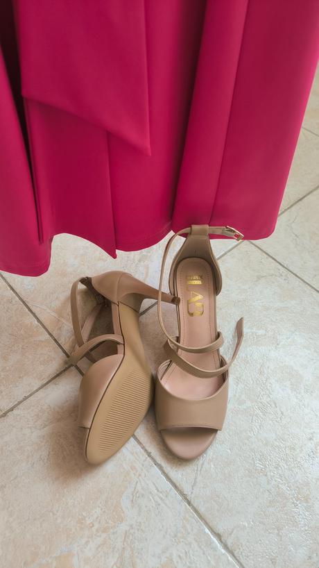 Spoloč. šaty chantall, nove sandale, kabelka orsay, chantall,38