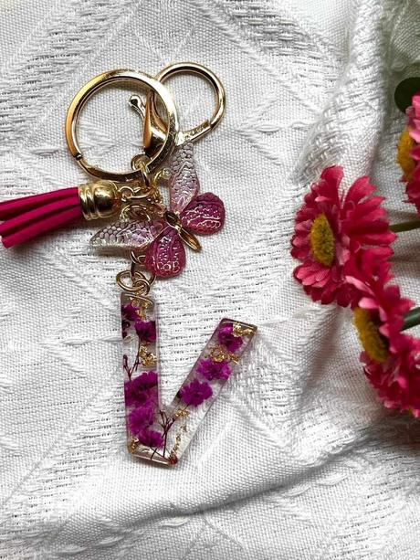 Ručne vyrobené živicové kľúčenky, 