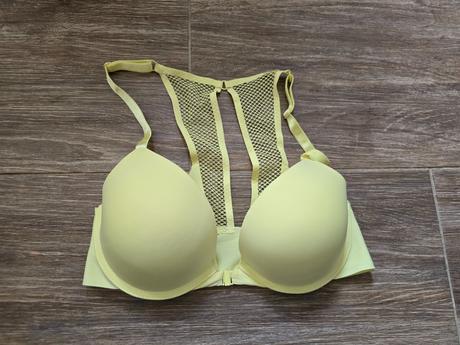 Podprsenka č.38-40 c, 85c