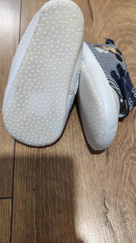 Capacky mickey mousse, 19